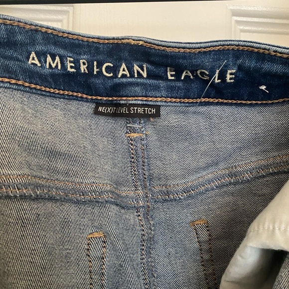 Super Cute Distressed American Eagle Jeggings - Picture 4 of 4